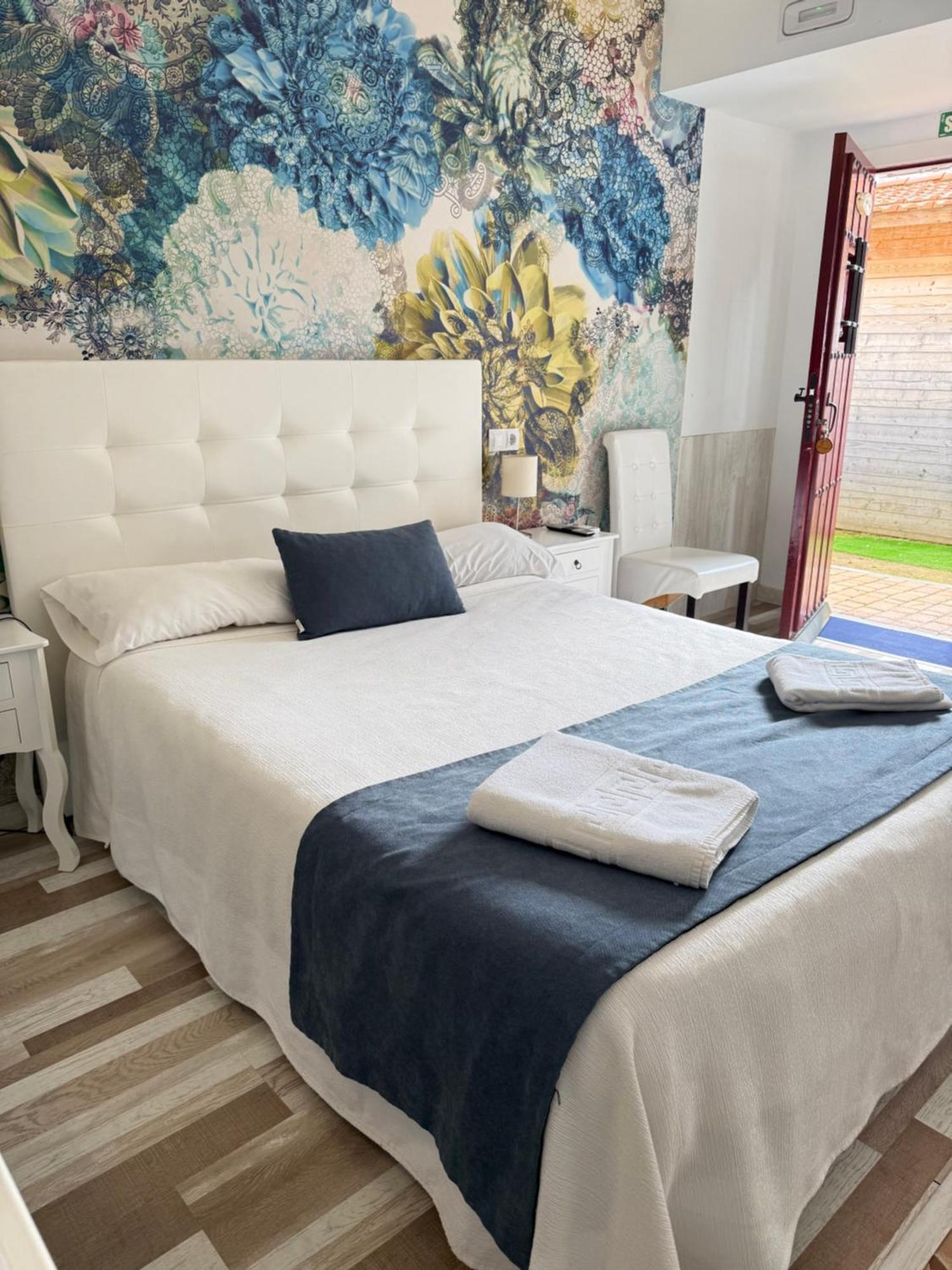 فندق Casa Jardin El Colmenar لاس نافاس ديل ماركيز المظهر الخارجي الصورة
